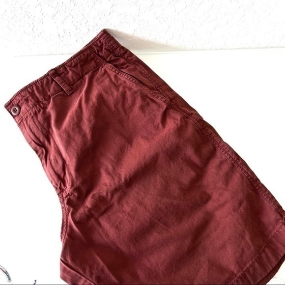 Uniqlo rust brown chino flat front 9” inseam shorts Sz M (W30-33) - Picture 5 of 7